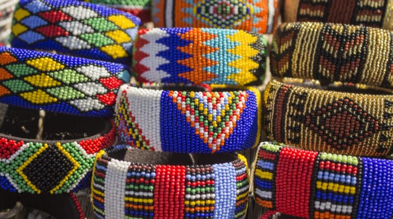 Difaha tsa Setso: Puo e phelang ya boitsebahatso le nalane ya setjhaba